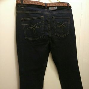 NEW Slimmering Jeans with belt NWT